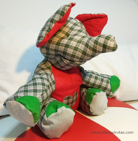 Elefante de trapo cuadros